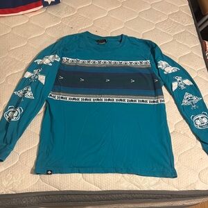 Lifted research group Mens M graphic, long sleeve shirt